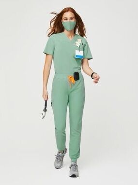 Figs Jade Catarina Top and Regular Waisted Zamora Jogger Pants Scrub Set XXS